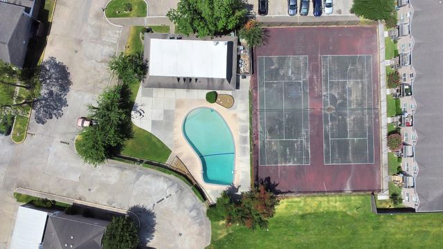 11899 Algonquin Drive 1, Houston, TX 77089