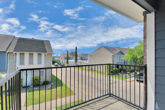 11899 Algonquin Drive 1, Houston, TX 77089