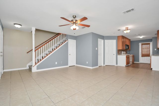 11899 Algonquin Drive 1, Houston, TX 77089