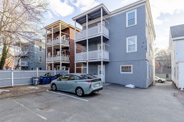 68 Line St 1, Somerville, MA 02143