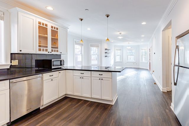 68 Line St 1, Somerville, MA 02143