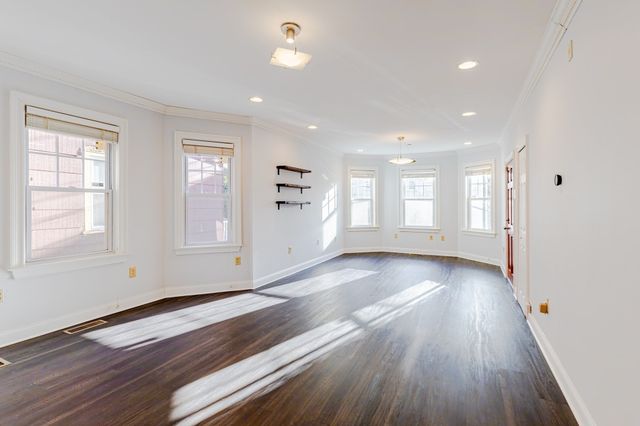 68 Line St 1, Somerville, MA 02143