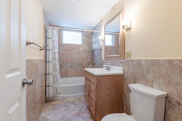 68 Line St 1, Somerville, MA 02143