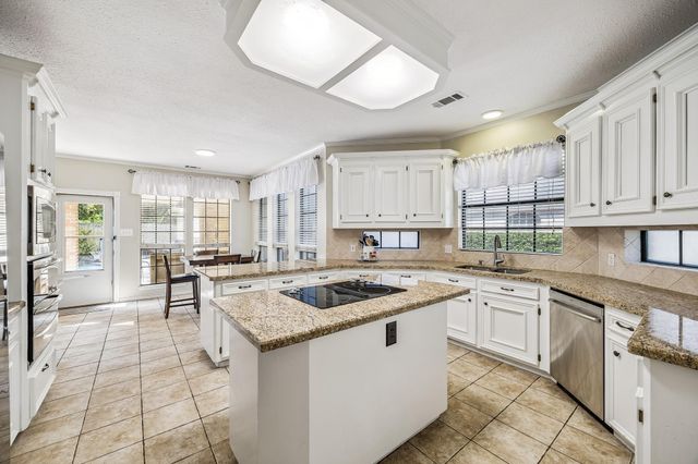 5823 Ashmere Ln, Spring, TX 77379