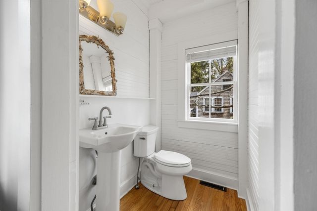 194 Route 6a, Yarmouth, MA 02675