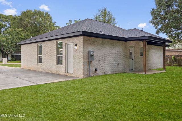 1457 Rue De Courmont, Gautier, MS 39553