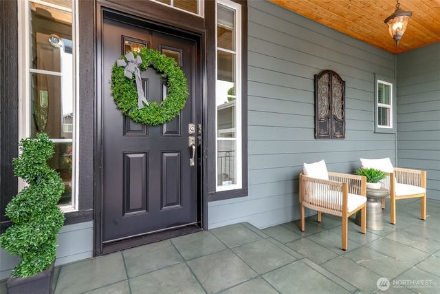 1847 Pointe Woodworth Drive NE, Tacoma, WA 98422