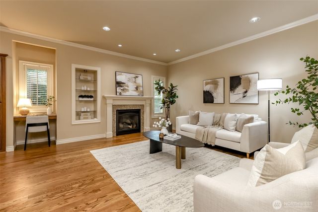 1847 Pointe Woodworth Drive NE, Tacoma, WA 98422