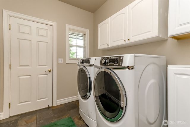 1847 Pointe Woodworth Drive NE, Tacoma, WA 98422