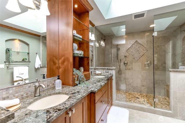 1847 Pointe Woodworth Drive NE, Tacoma, WA 98422