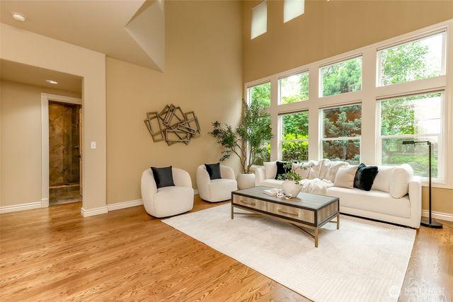 1847 Pointe Woodworth Drive NE, Tacoma, WA 98422