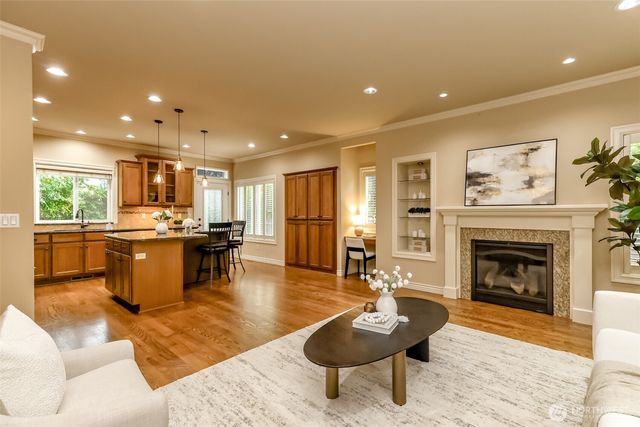 1847 Pointe Woodworth Drive NE, Tacoma, WA 98422