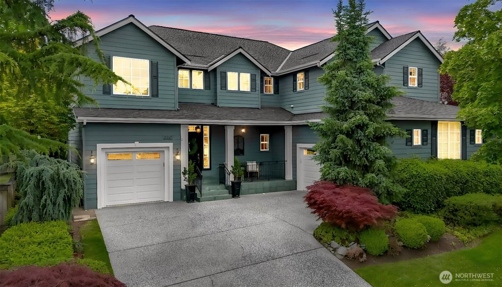 1847 Pointe Woodworth Drive NE, Tacoma, WA 98422