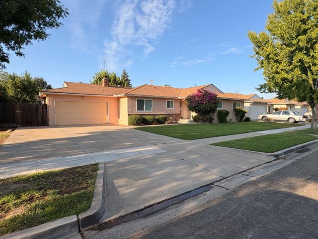 683 E Browning, Fresno, CA 93710