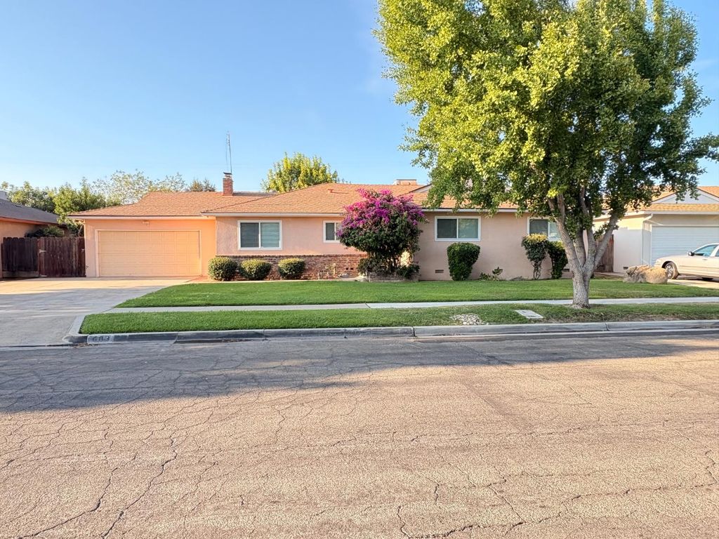 683 E Browning, Fresno, CA 93710
