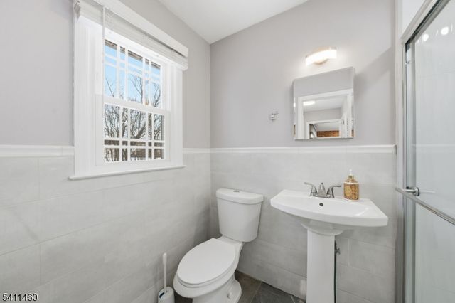 162 Mali Dr, North Plainfield Boro, NJ 07062