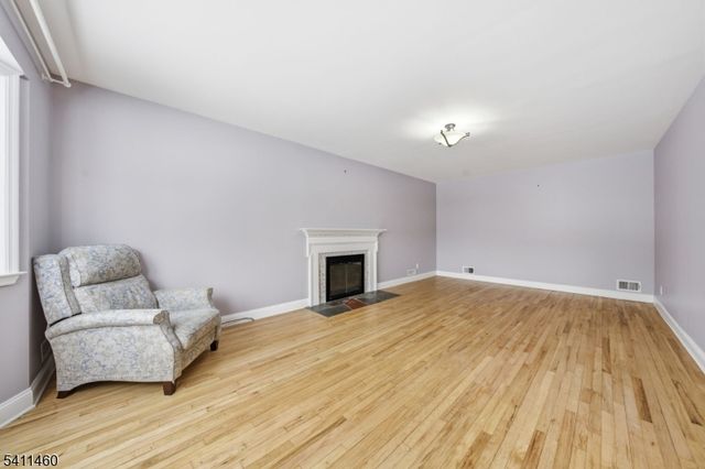 162 Mali Dr, North Plainfield Boro, NJ 07062