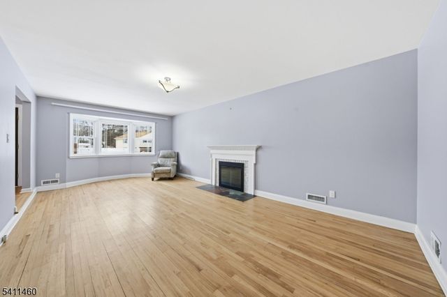 162 Mali Dr, North Plainfield Boro, NJ 07062