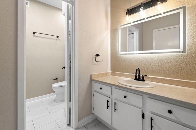 1818 Augusta Drive 13, Houston, TX 77057