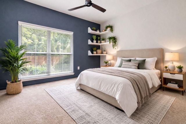 1818 Augusta Drive 13, Houston, TX 77057