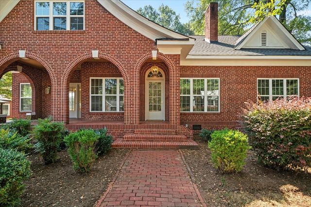 703 W Walnut Avenue, Dalton, GA 30720