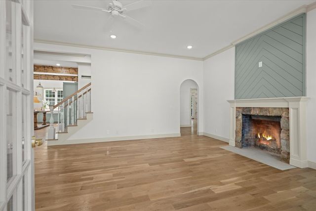 703 W Walnut Avenue, Dalton, GA 30720