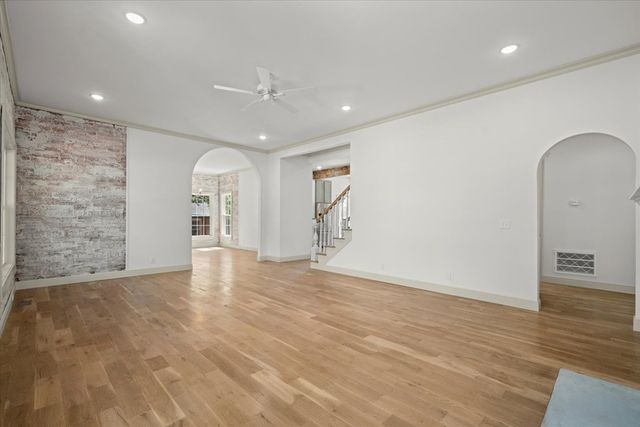 703 W Walnut Avenue, Dalton, GA 30720