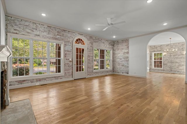 703 W Walnut Avenue, Dalton, GA 30720