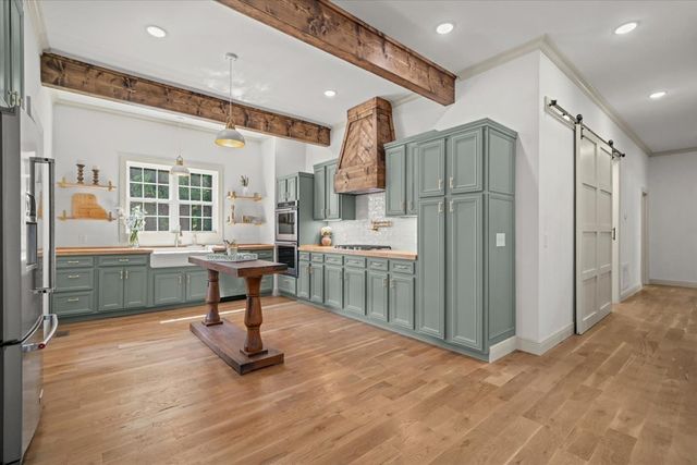 703 W Walnut Avenue, Dalton, GA 30720