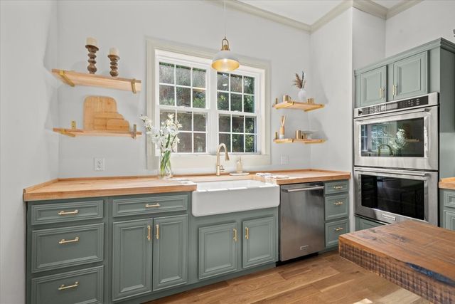 703 W Walnut Avenue, Dalton, GA 30720