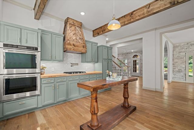 703 W Walnut Avenue, Dalton, GA 30720