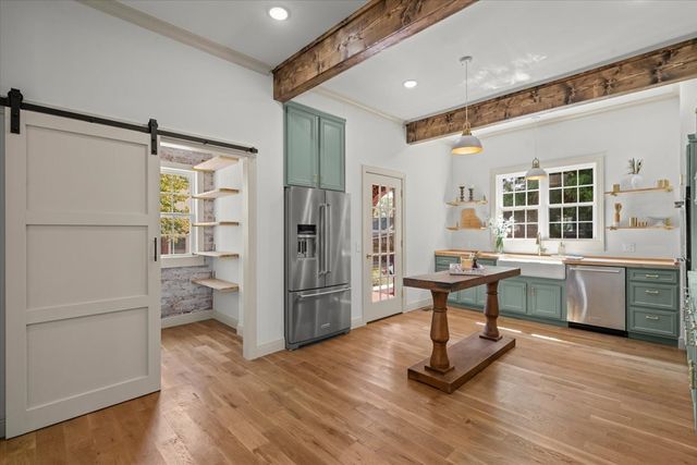 703 W Walnut Avenue, Dalton, GA 30720