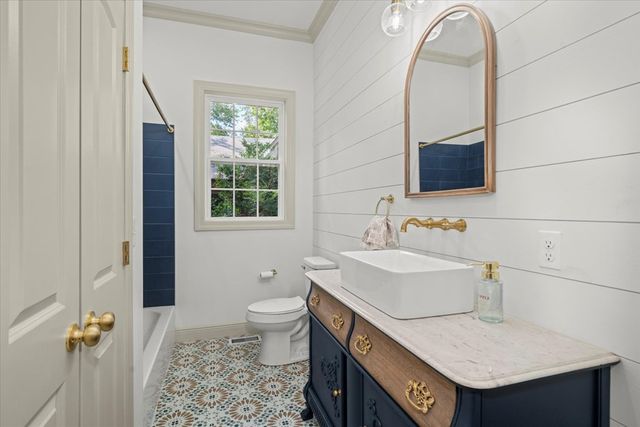 703 W Walnut Avenue, Dalton, GA 30720