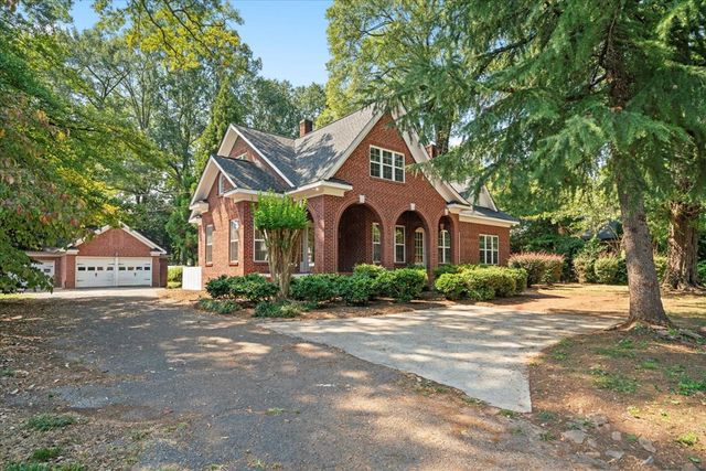 703 W Walnut Avenue, Dalton, GA 30720