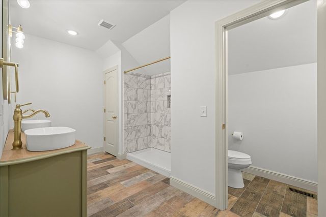 703 W Walnut Avenue, Dalton, GA 30720