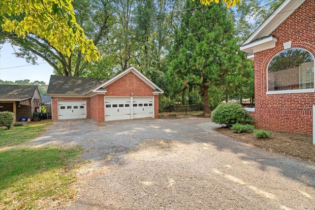 703 W Walnut Avenue, Dalton, GA 30720