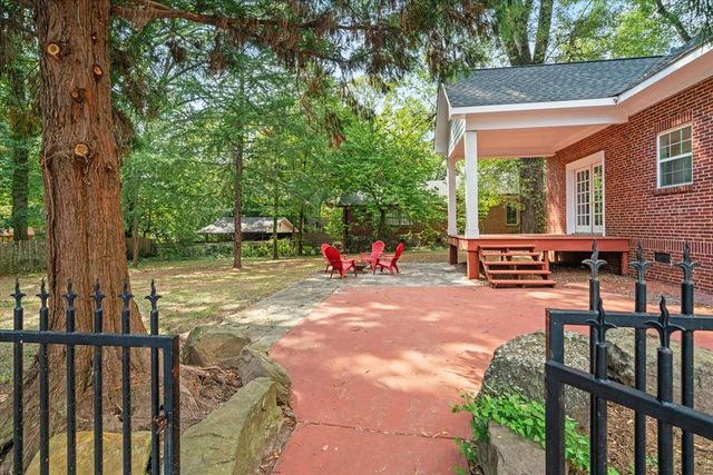 703 W Walnut Avenue, Dalton, GA 30720