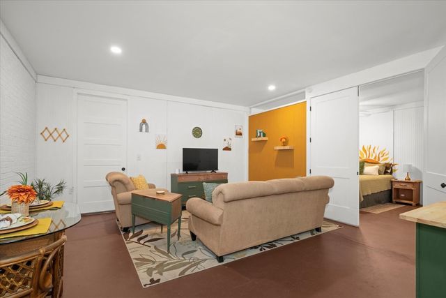 703 W Walnut Avenue, Dalton, GA 30720