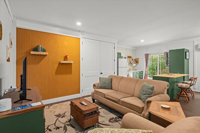 703 W Walnut Avenue, Dalton, GA 30720