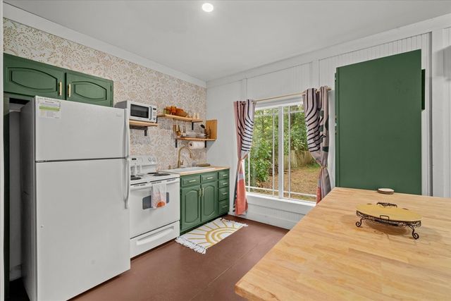 703 W Walnut Avenue, Dalton, GA 30720