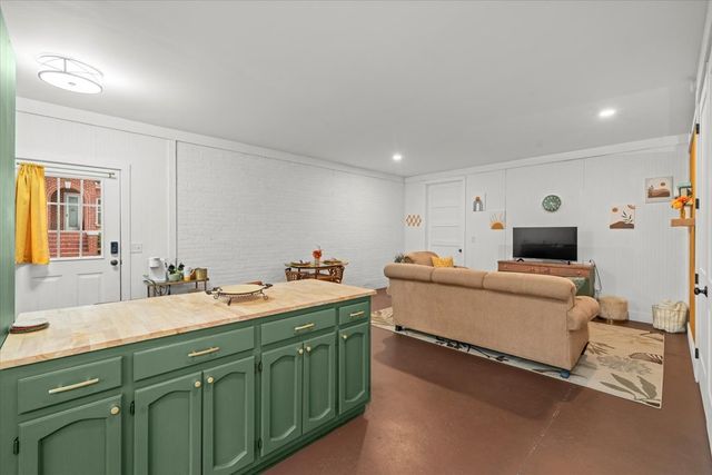 703 W Walnut Avenue, Dalton, GA 30720