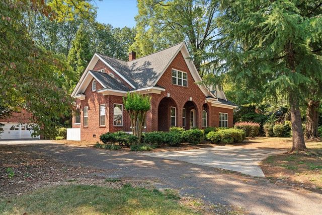 703 W Walnut Avenue, Dalton, GA 30720