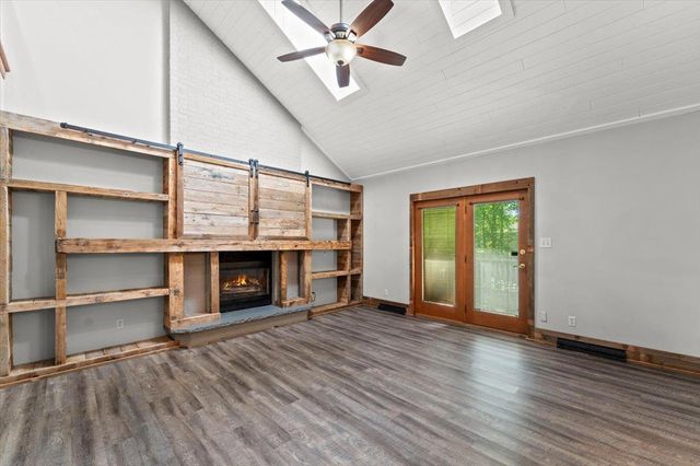 2752 WOODLAND HILLS COURT, Green Bay, WI 54311