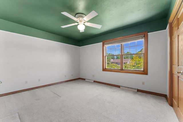 2752 WOODLAND HILLS COURT, Green Bay, WI 54311