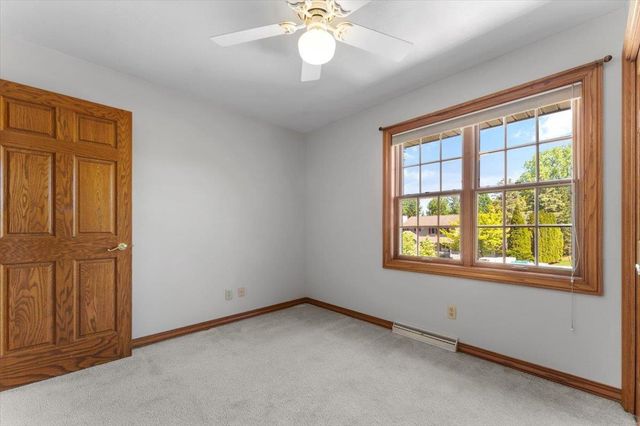 2752 WOODLAND HILLS COURT, Green Bay, WI 54311