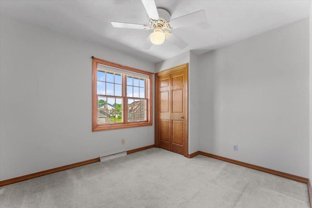2752 WOODLAND HILLS COURT, Green Bay, WI 54311