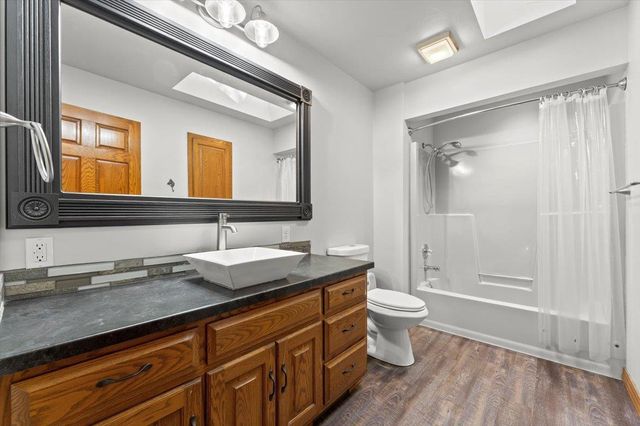 2752 WOODLAND HILLS COURT, Green Bay, WI 54311