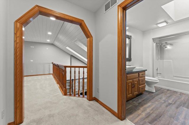 2752 WOODLAND HILLS COURT, Green Bay, WI 54311