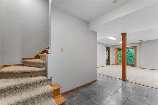 2752 WOODLAND HILLS COURT, Green Bay, WI 54311