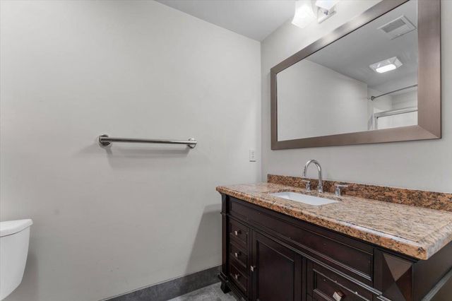 2752 WOODLAND HILLS COURT, Green Bay, WI 54311